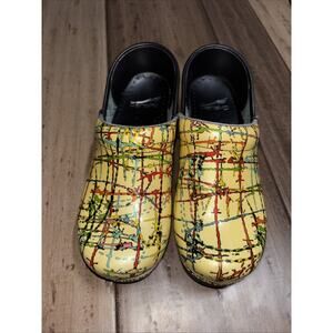 Dansko Clogs Slip On Shoes Womens Size 36 5.5- Paint Splatter Barbed Wired